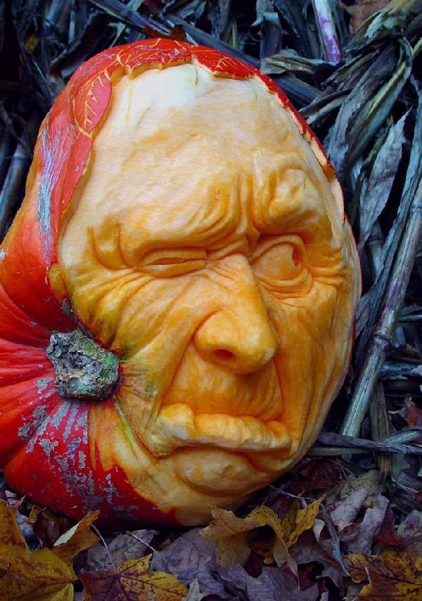 Shangrala's Extreme Pumpkin Art
