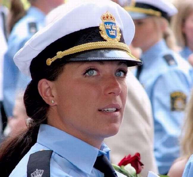 Woman Cops Around The World 2
