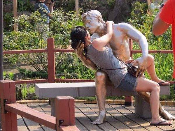 Shangrala's Fun With Statues