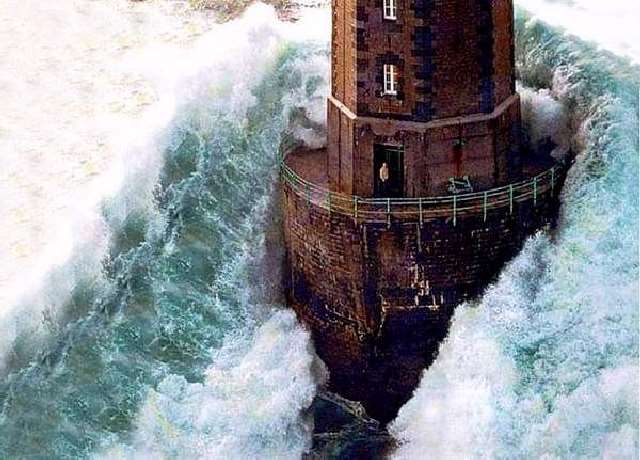 lighthouse keeper wave photo lighthouse keeper wave photo