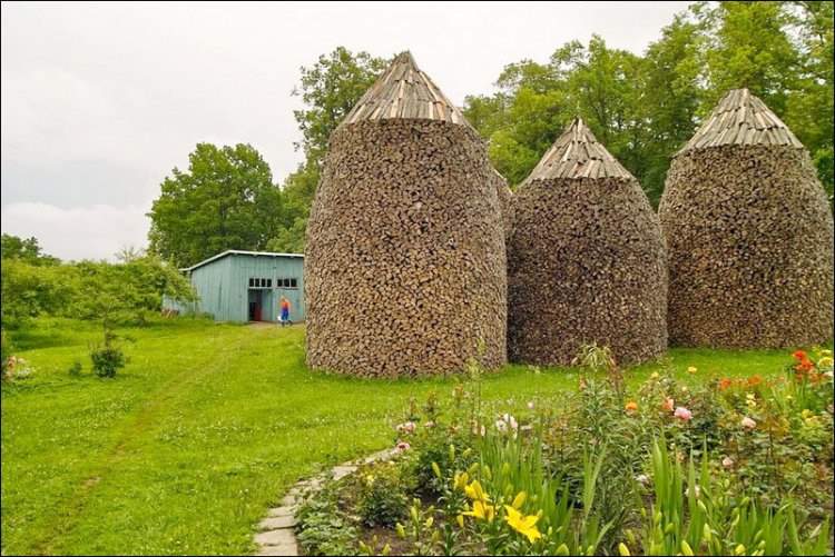 Shangrala's Wood Stacking Art