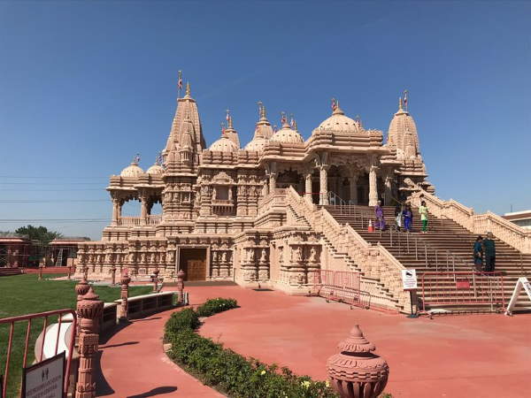 Shangrala's BAPS Shri Swaminarayan Mandir