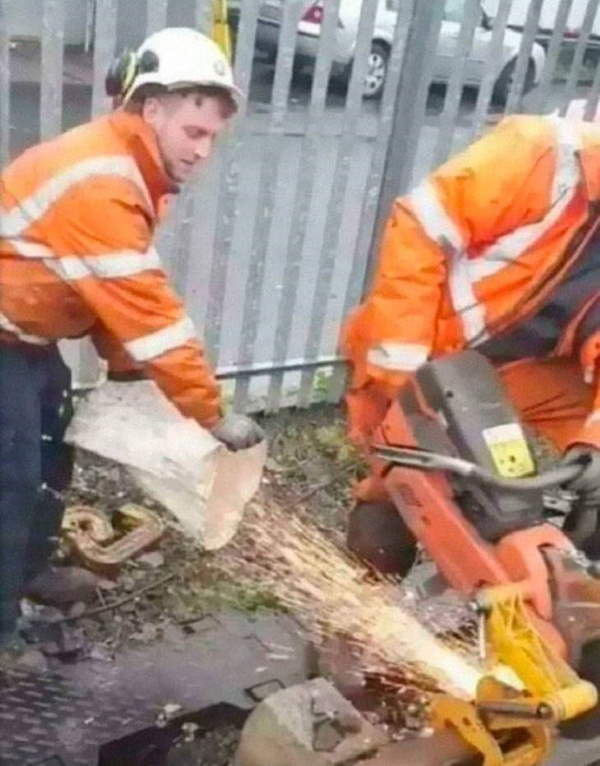 Shangrala's Morons At Work 8!